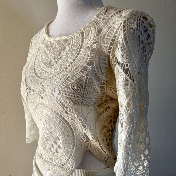 Off-White Lacey Midi Dress - Picture 4 of 5